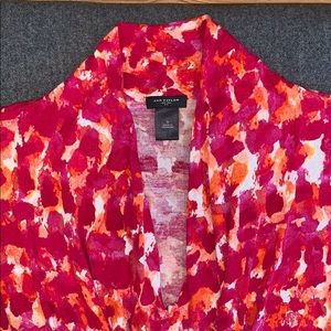 Ann Taylor v-neck T-shirt with twist detail